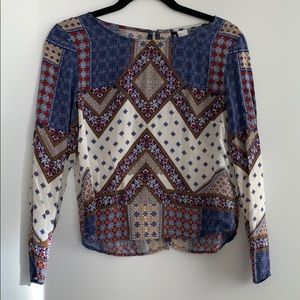🌟 3 for $25 🌟 Mediterranean printed long sleeve